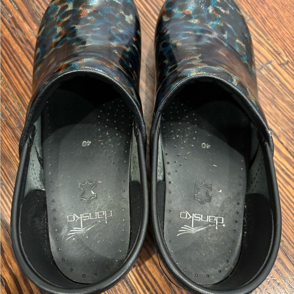 Dansko Women’s Professional Animal Print Iridescent Slip On Work Clogs Sz 40 - Picture 4 of 8